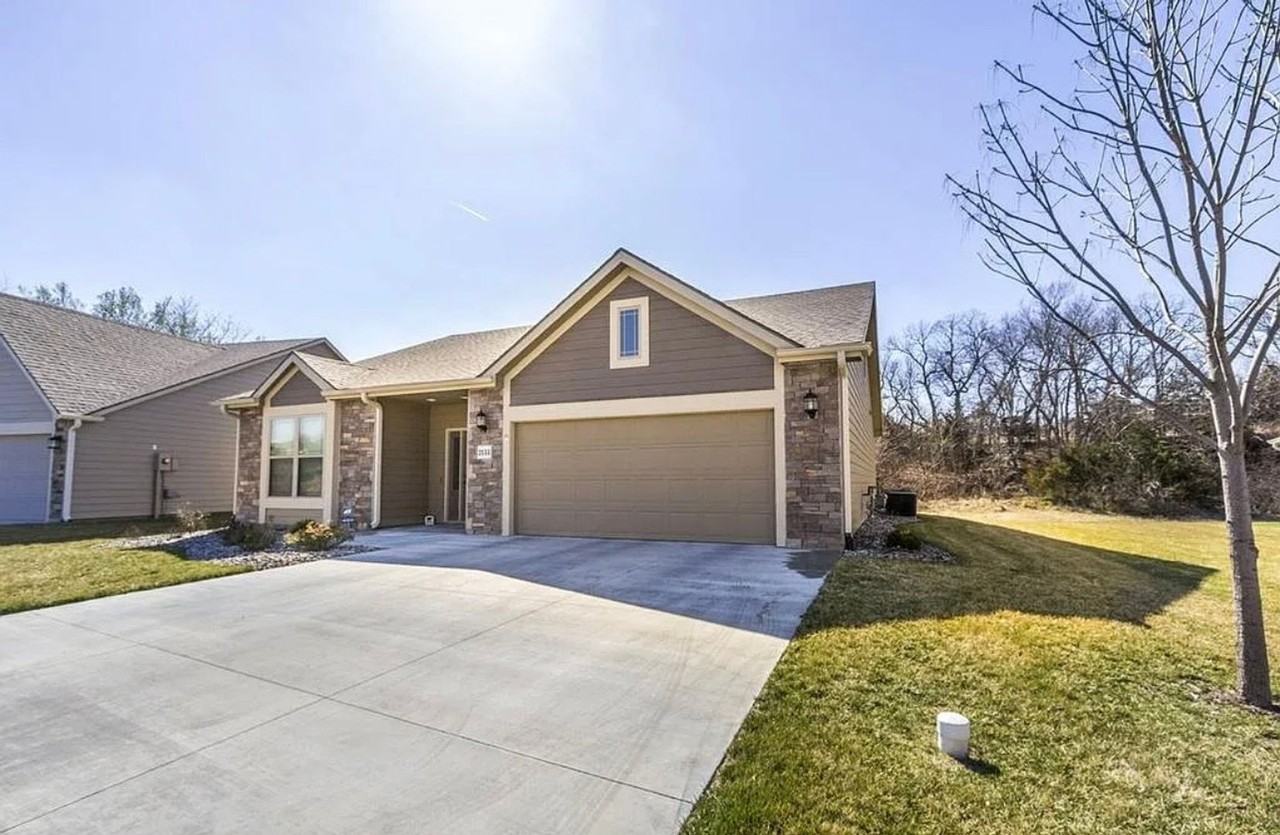 2133 Buckner Dr - Photo 2 of 13