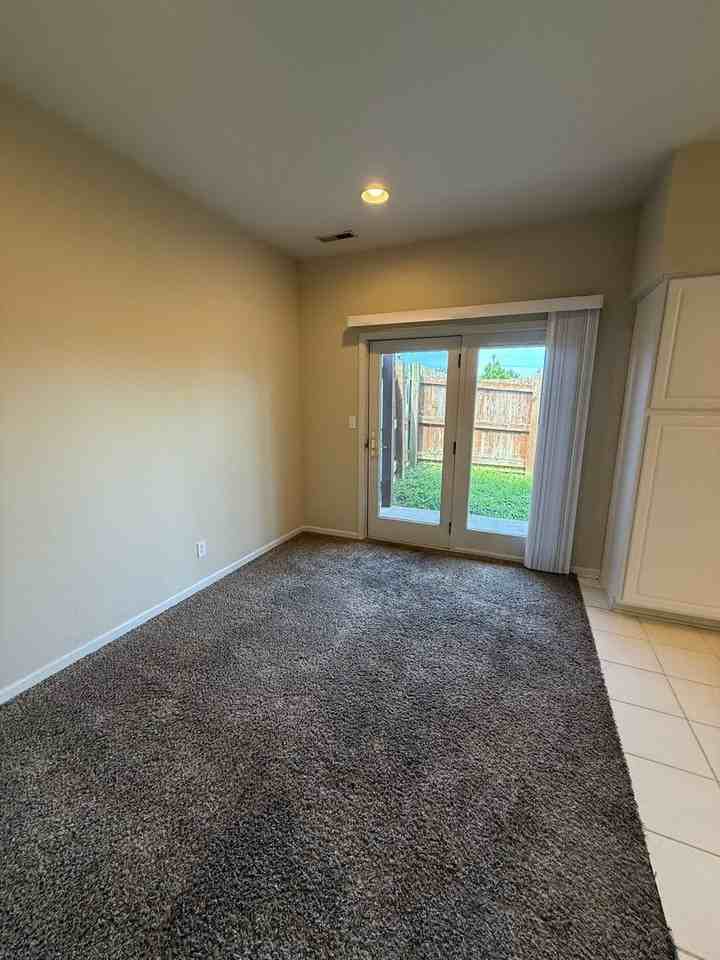 2901 Clover Way - Photo 4 of 26