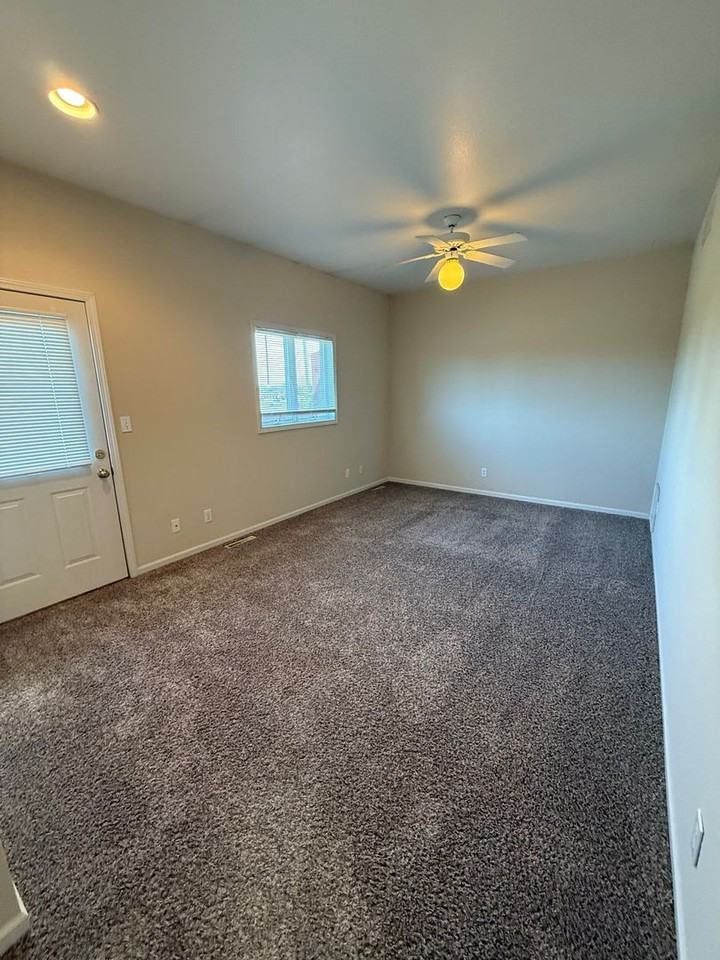 2901 Clover Way - Photo 7 of 26