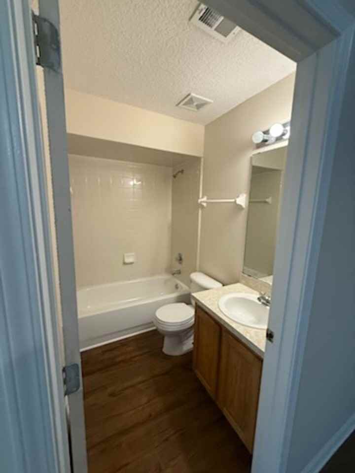 1994 Flora Ct - Photo 5 of 7