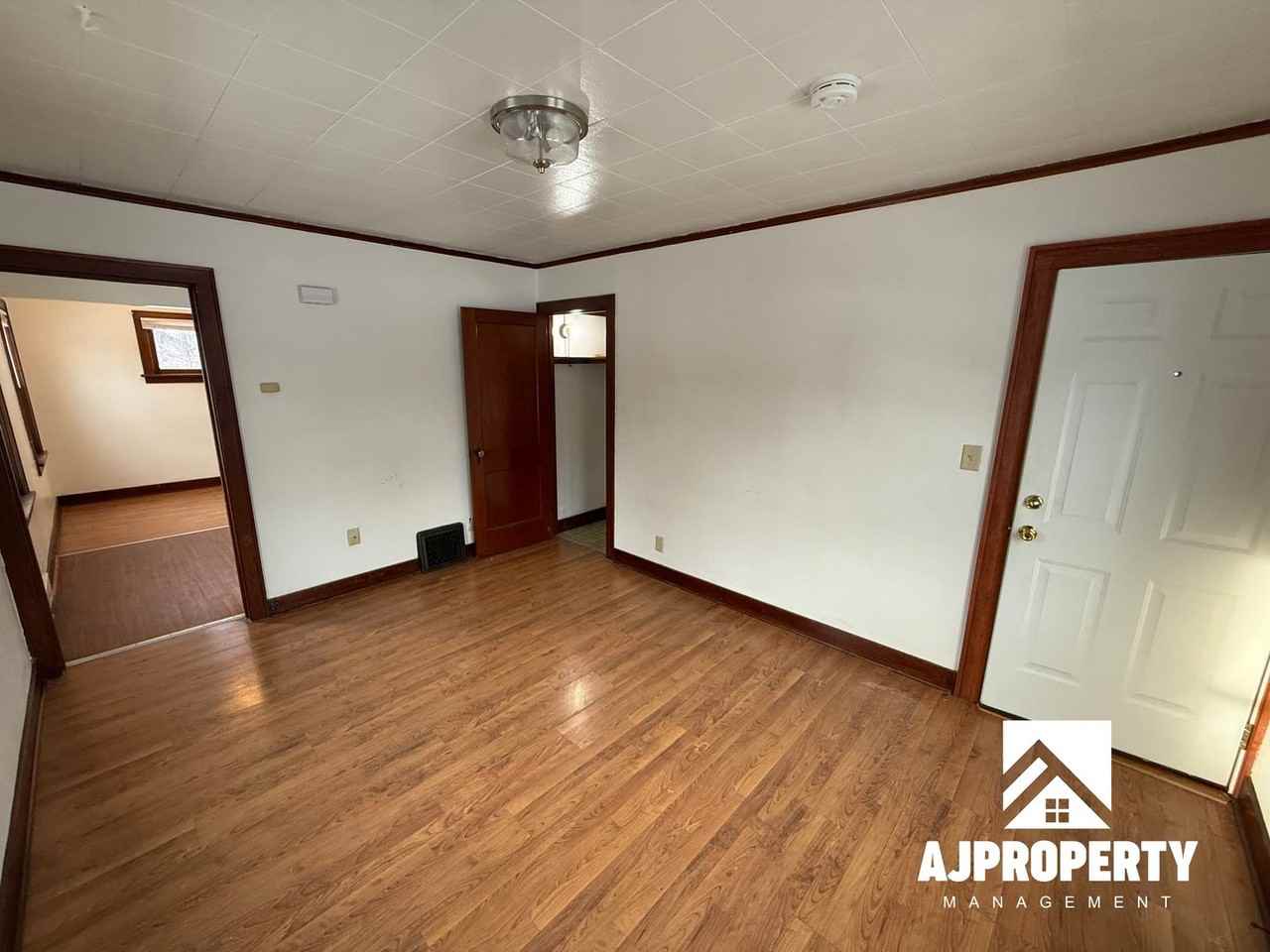 109 N Wayland Ave - Photo 2 of 7