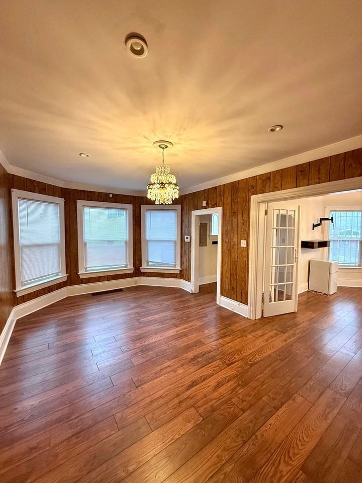 211 24th Ave - Photo 3 of 40