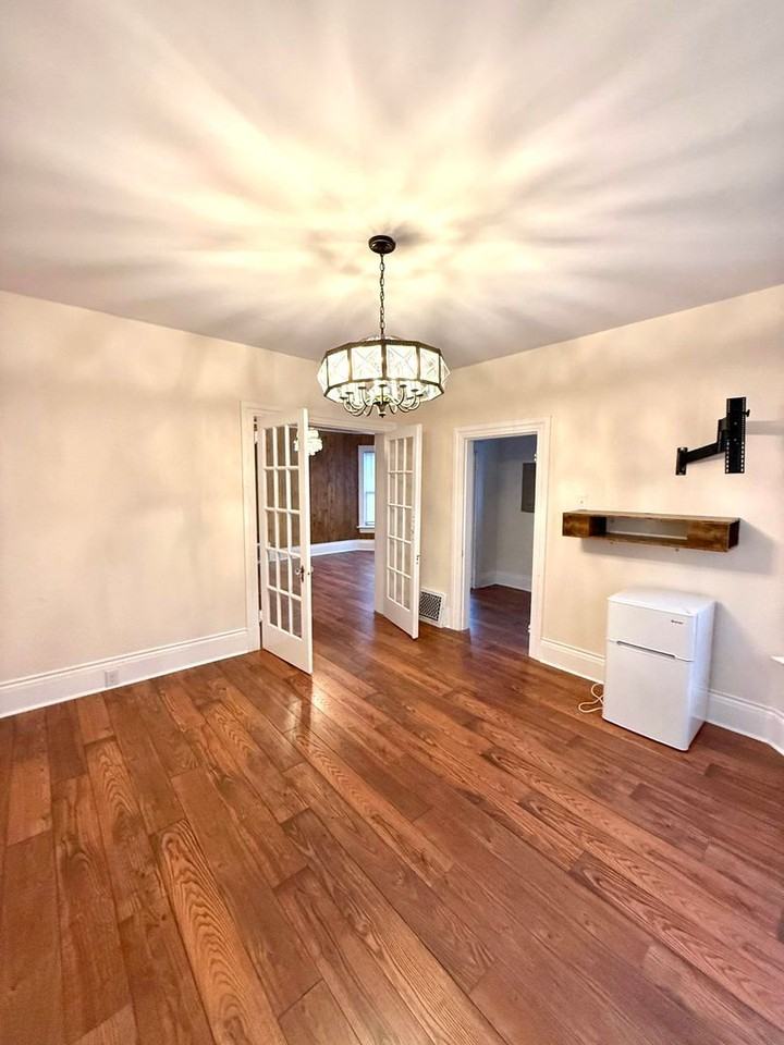 211 24th Ave - Photo 6 of 40