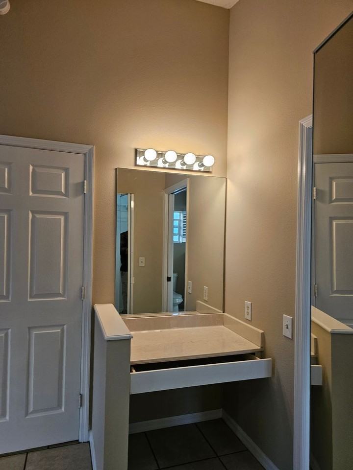 627 25th Dr E - Photo 4 of 27