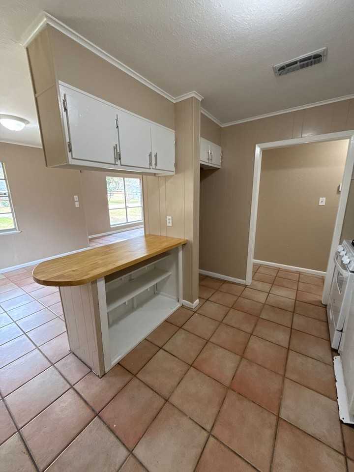 317 Alexander Dr - Photo 6 of 31