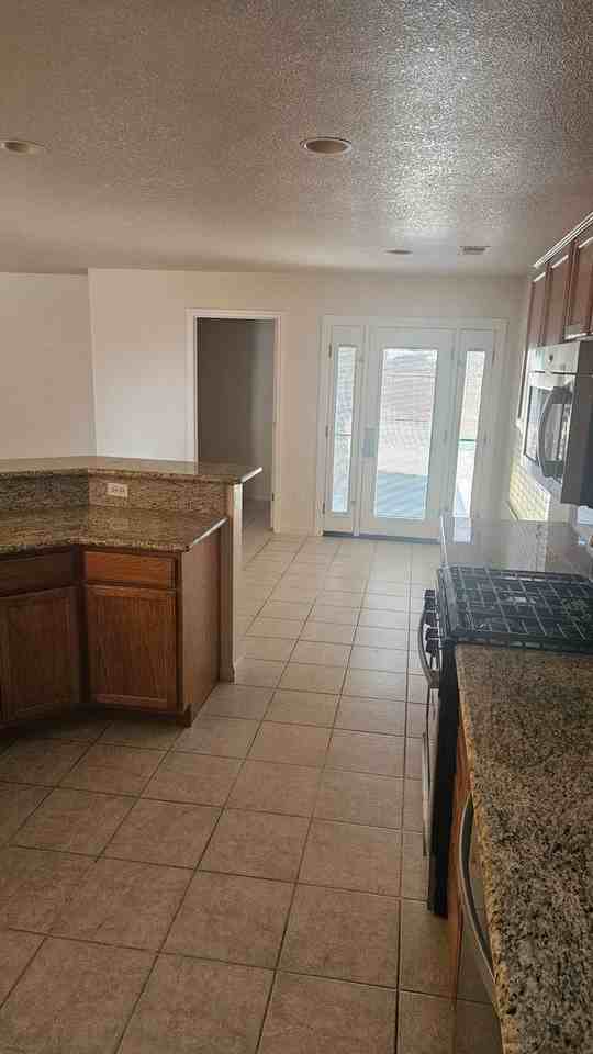 2013 Floral Ct - Photo 3 of 34