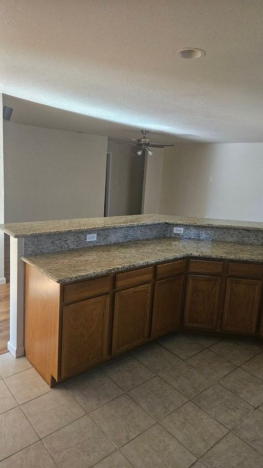 2013 Floral Ct - Photo 5 of 34