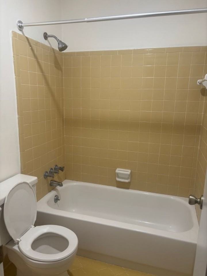 3403 Ravenwood Dr - Photo 2 of 12