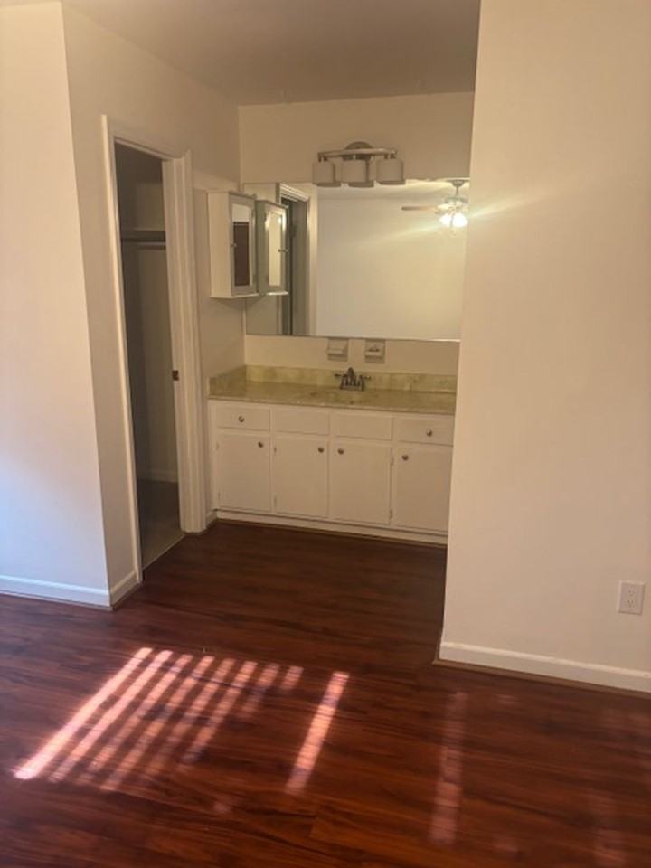 3403 Ravenwood Dr - Photo 3 of 12