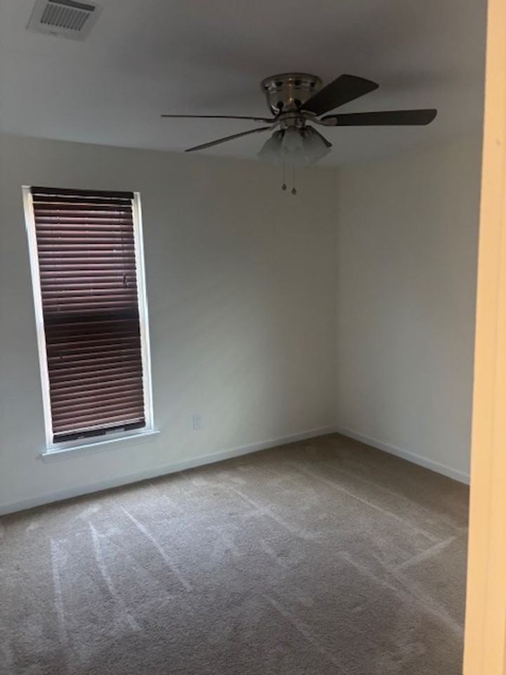 3403 Ravenwood Dr - Photo 6 of 12