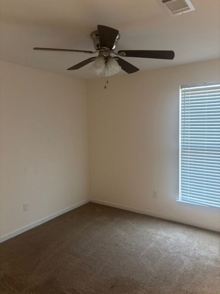 3403 Ravenwood Dr - Photo 7 of 12