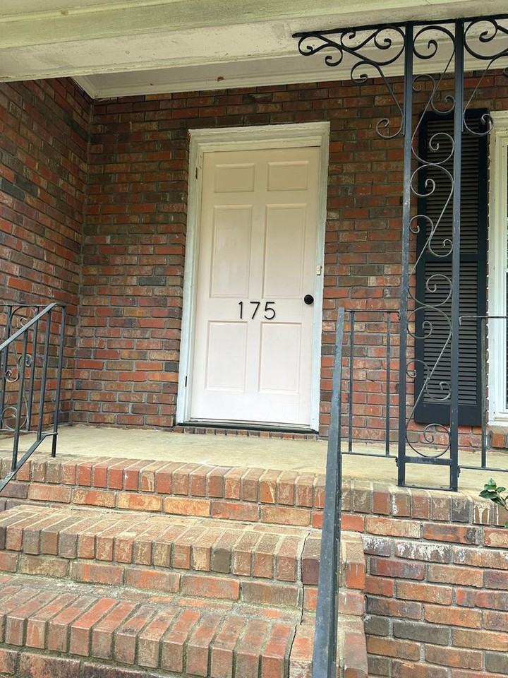 175 Shadybrook Dr - Photo 3 of 50