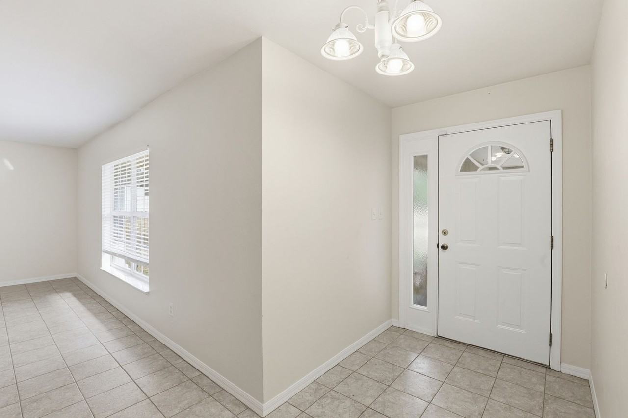 3416 Nw 63rd St - Photo 6 of 43