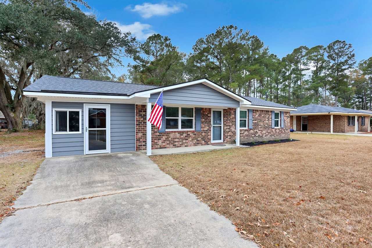 209 Middleground Rd - Photo 2 of 25