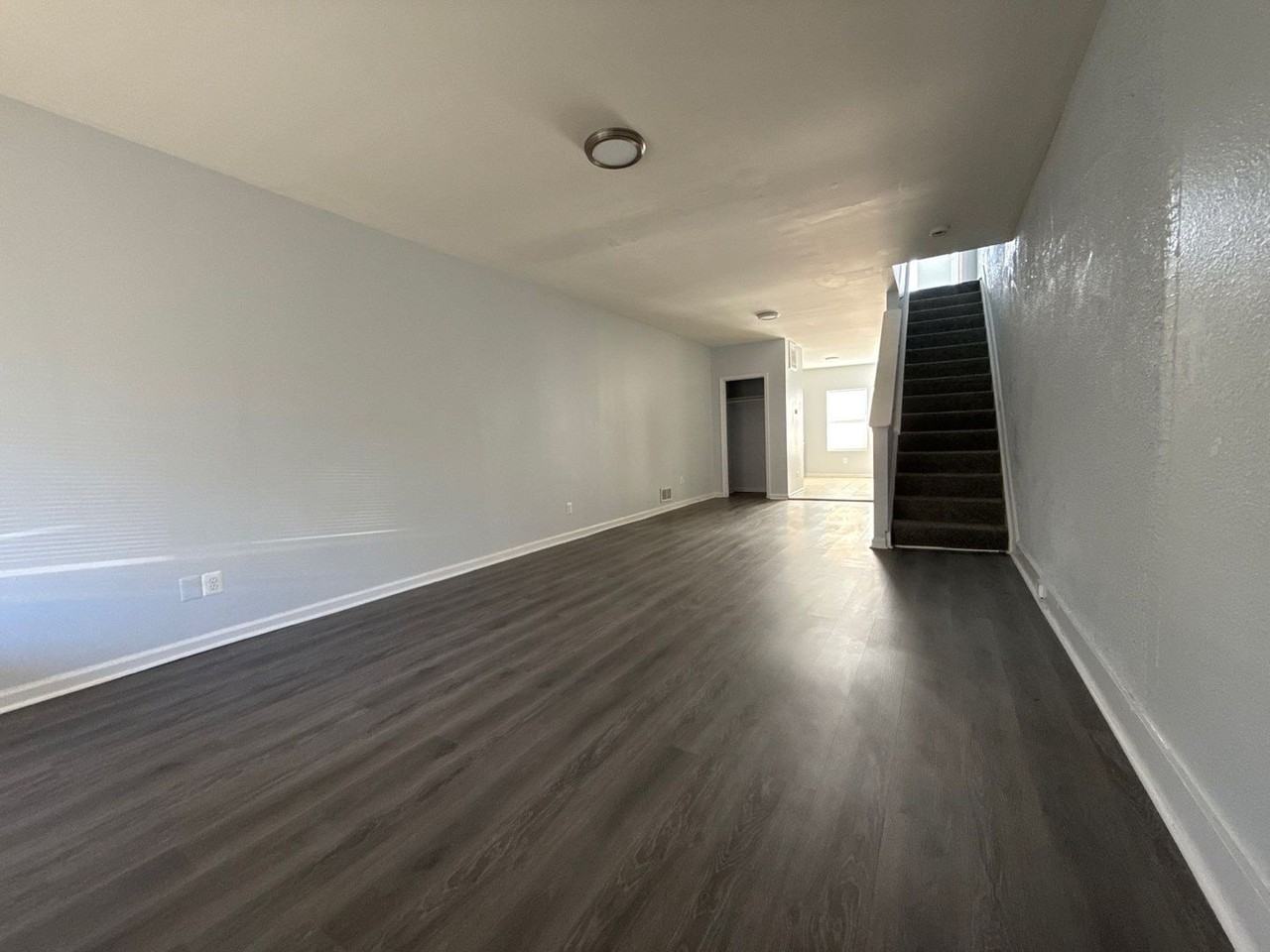 77 S Morley St - Photo 2 of 19