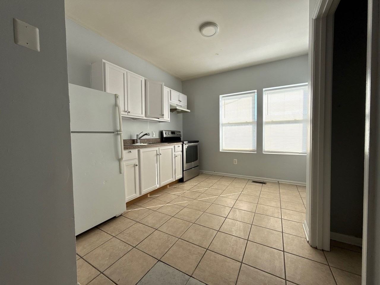 77 S Morley St - Photo 4 of 19