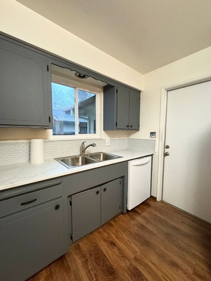 6513 El Camino Dr - Photo 7 of 23