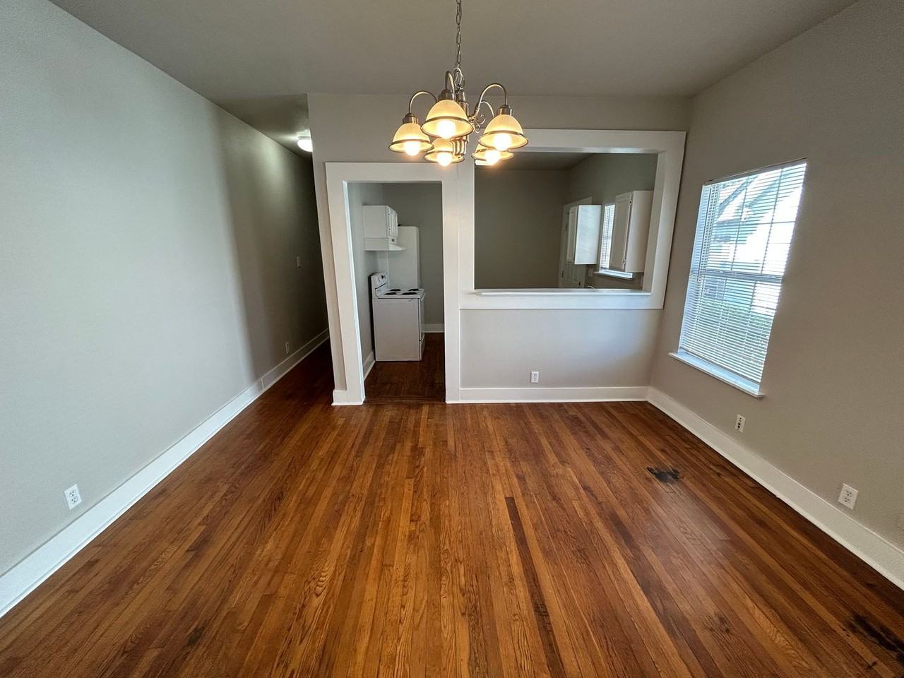 1504 Schley Ave - Photo 6 of 16