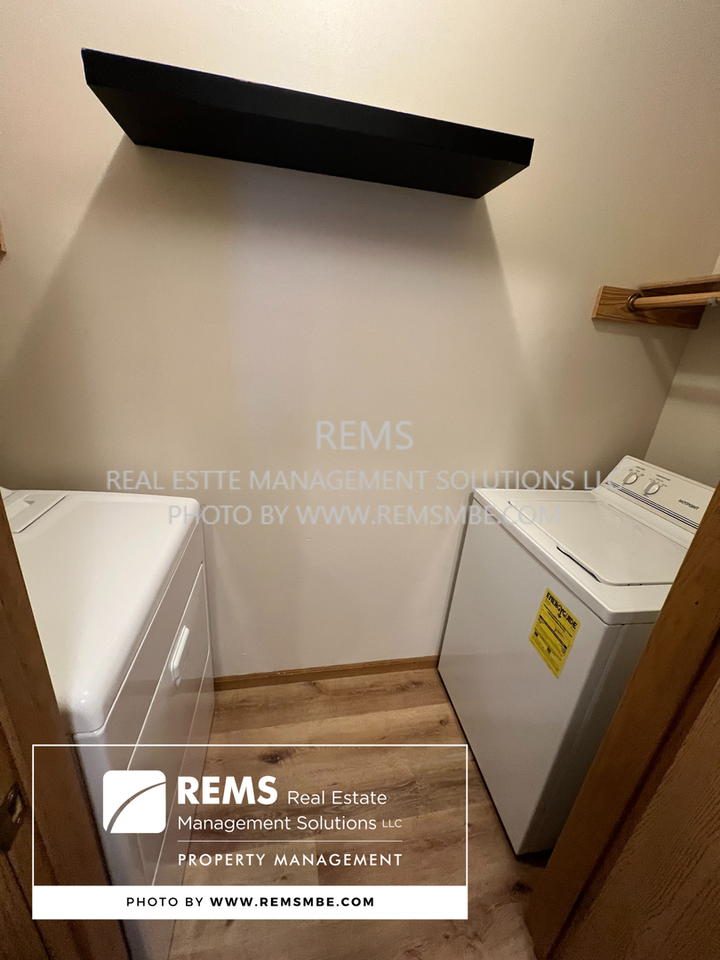 33B Grand Canyon Dr - Photo 2 of 14