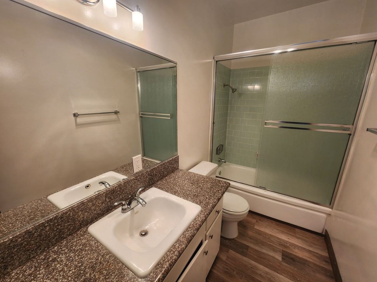 13501 Inglewood Ave - Photo 3 of 8