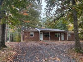 featured image of 1542 Thornsdale Dr #A