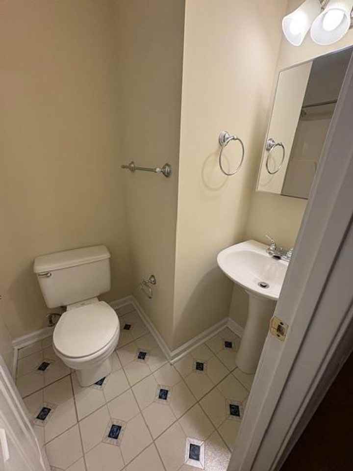 1542 Thornsdale Dr #A - Photo 7 of 8