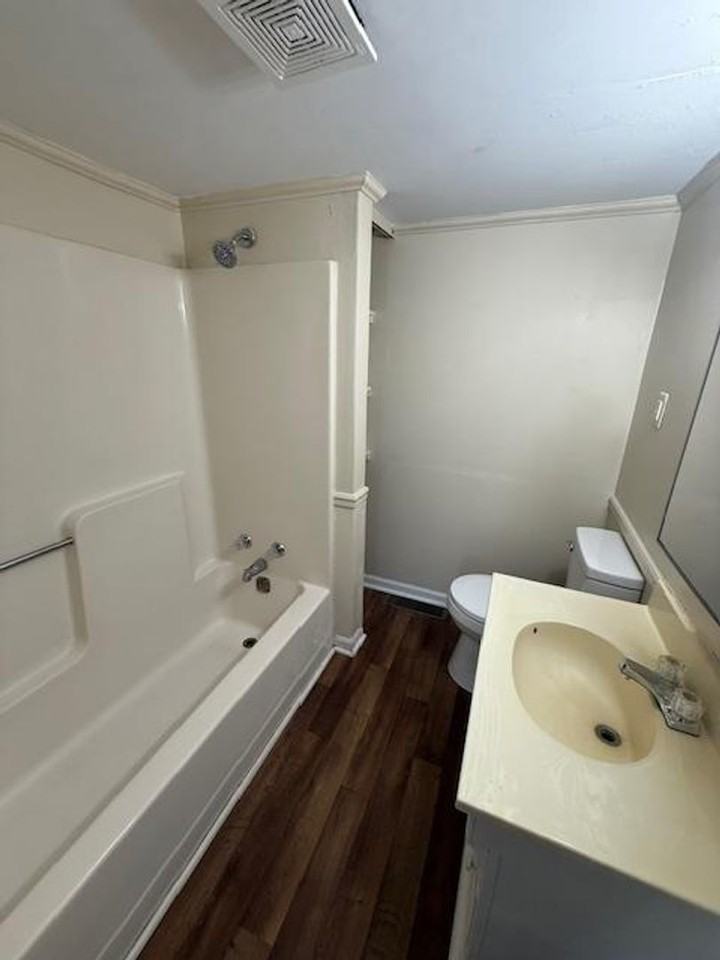 1811 Newell St - Photo 4 of 6