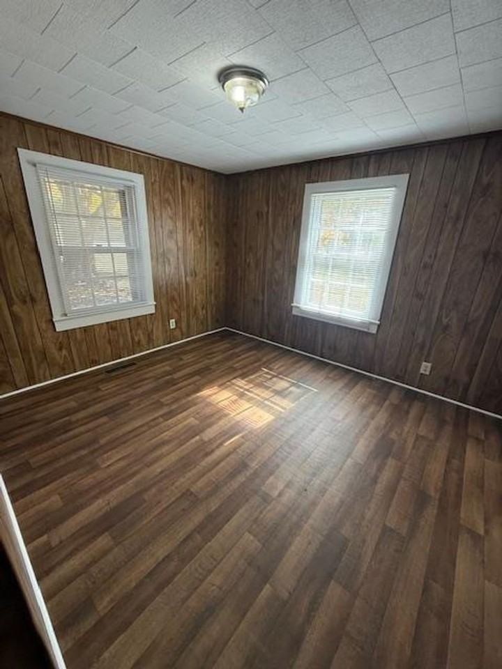 1811 Newell St - Photo 5 of 6