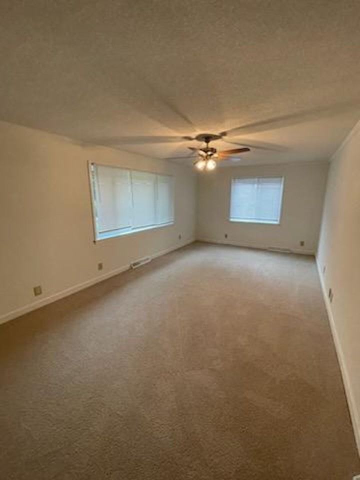 200 W Bailey St - Photo 2 of 9