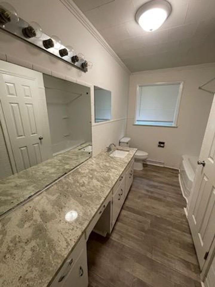 200 W Bailey St - Photo 3 of 9