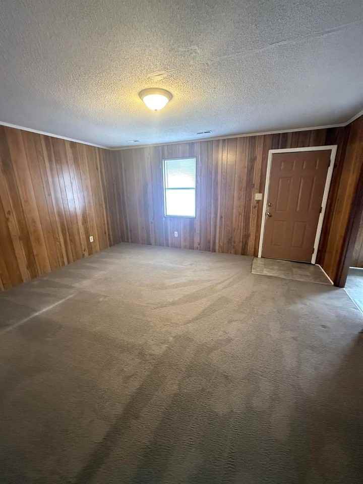 242 Hughes St #B - Photo 4 of 6