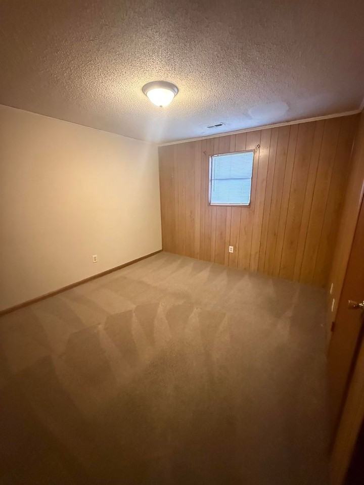 242 Hughes St #B - Photo 5 of 6