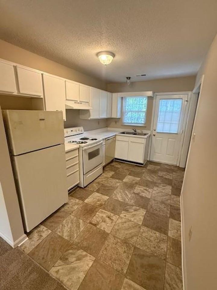 402 Southway Rd #A - Photo 2 of 7