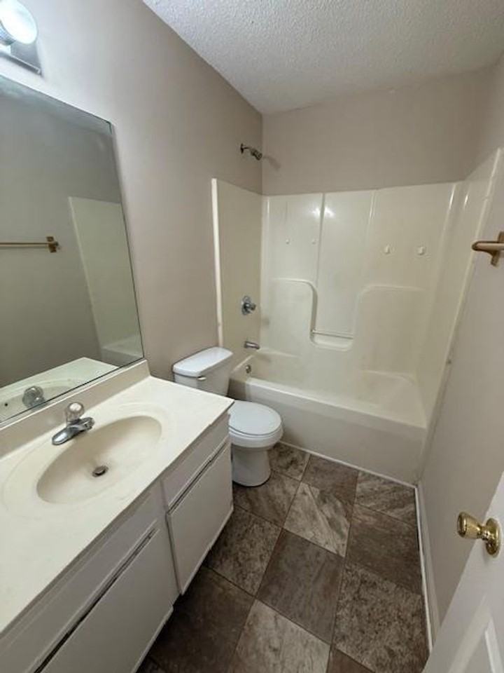 402 Southway Rd #A - Photo 5 of 7