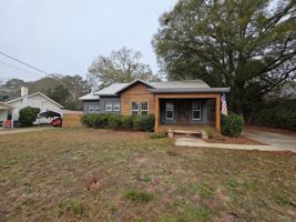 featured image of 602 W Lee St