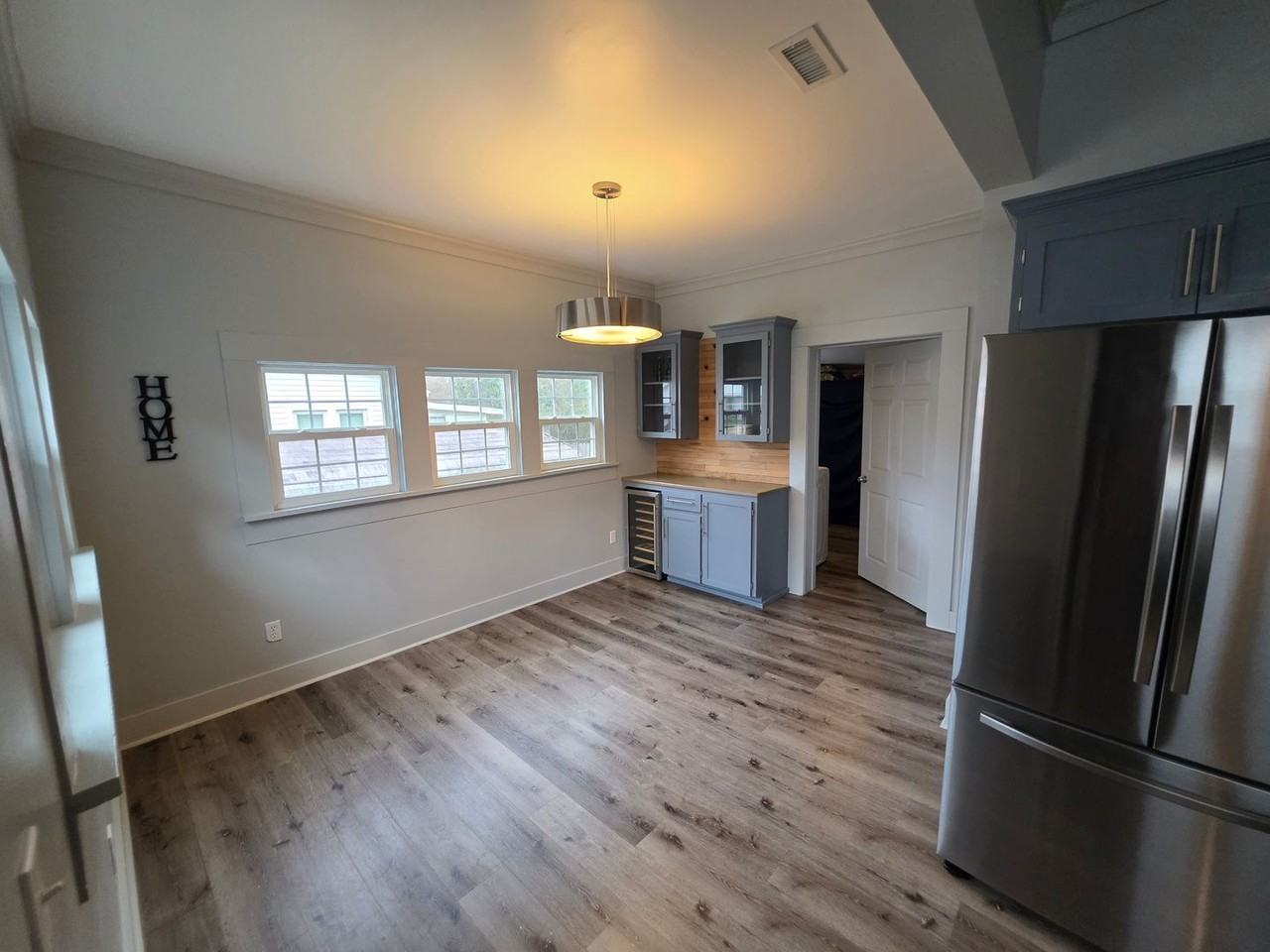 602 W Lee St - Photo 7 of 13