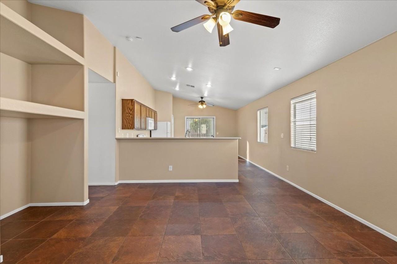 2825 Shayla Bay Ave - Photo 3 of 22