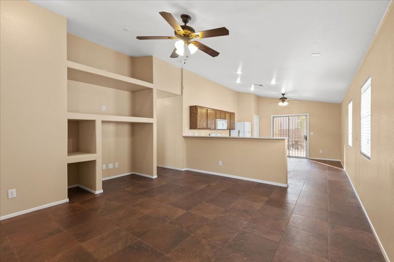 2825 Shayla Bay Ave - Photo 4 of 22