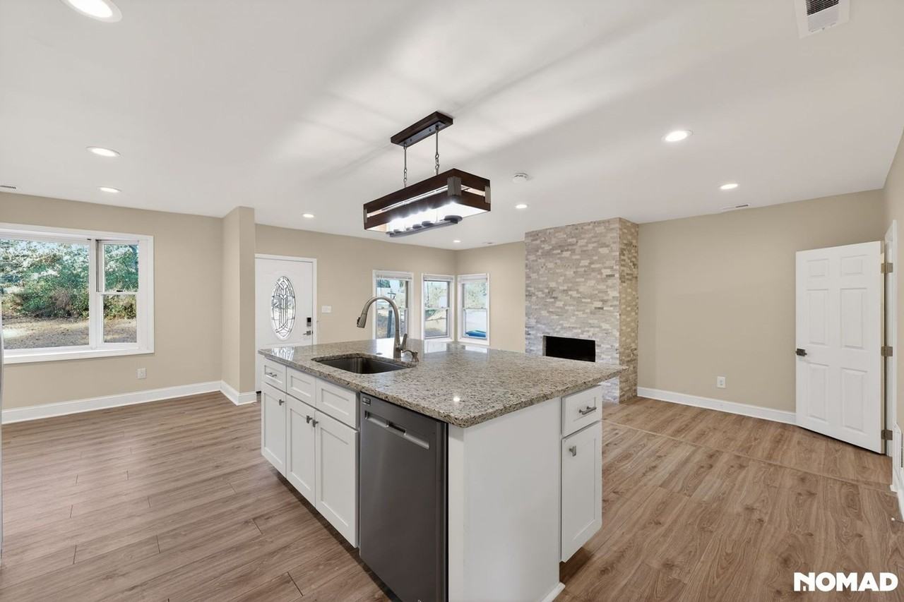 119 Wilmot Dr - Photo 3 of 31