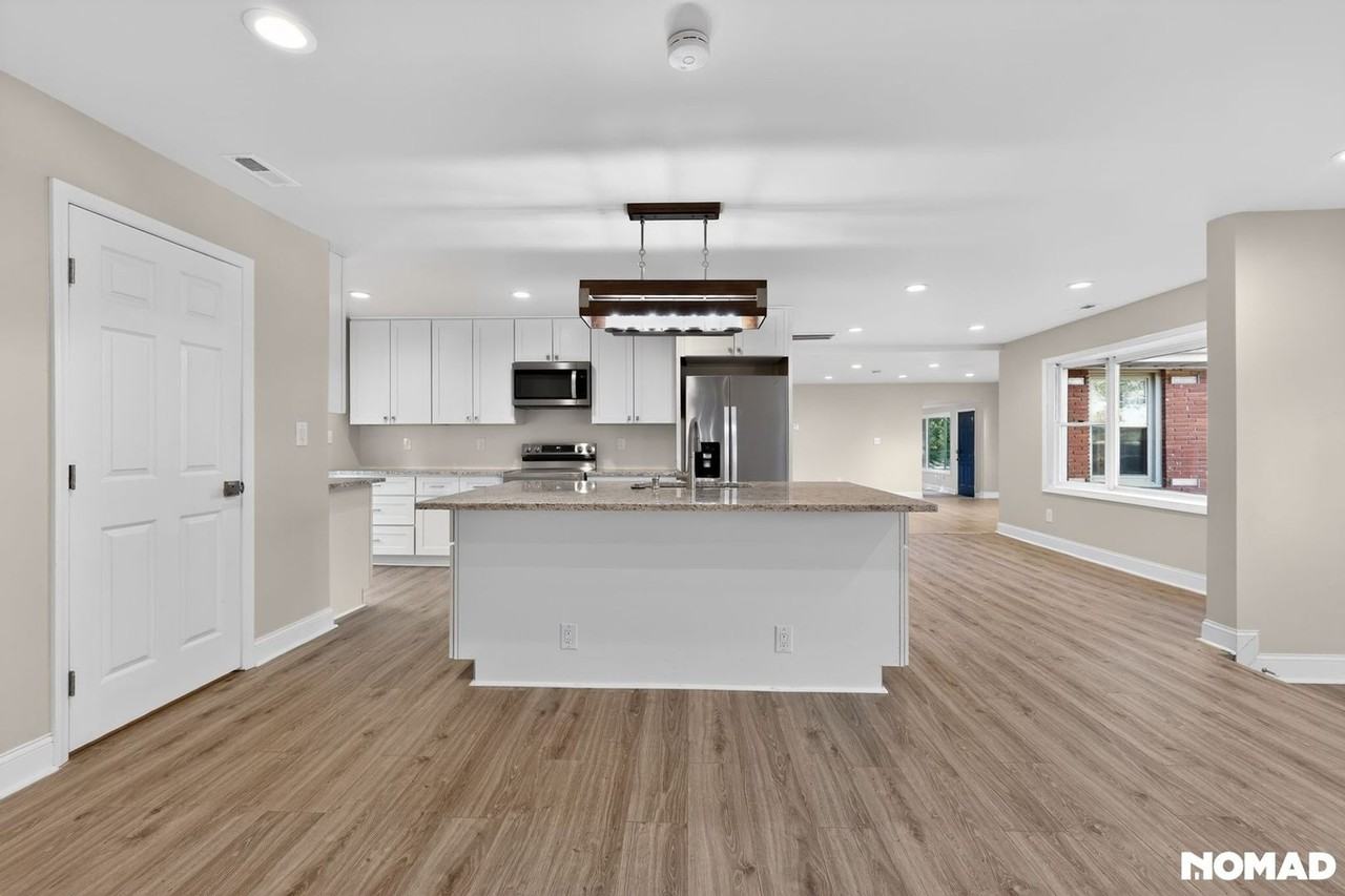 119 Wilmot Dr - Photo 4 of 31