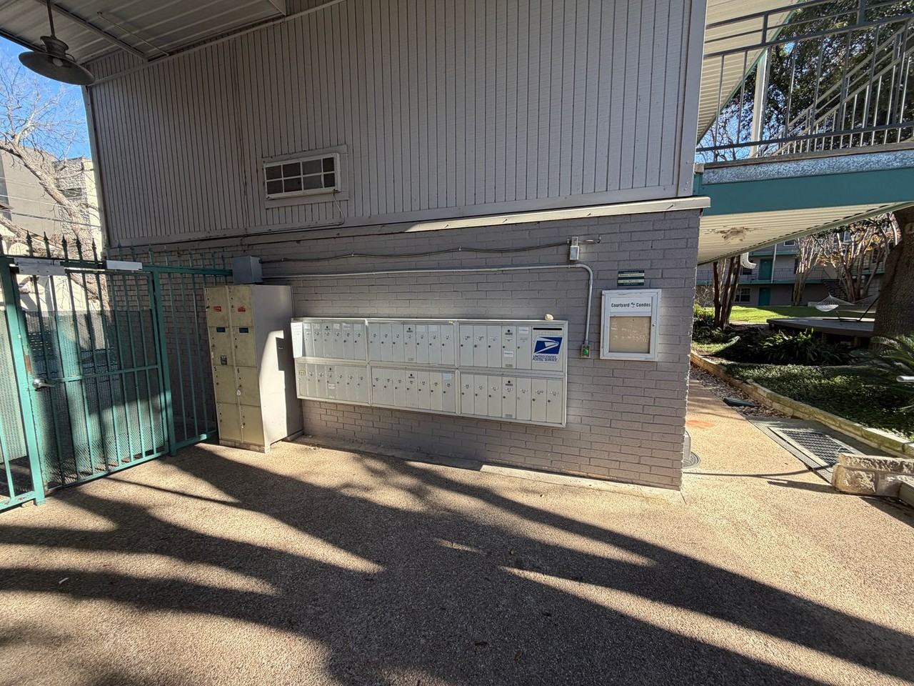 300 Crockett St #201 - Photo 6 of 32