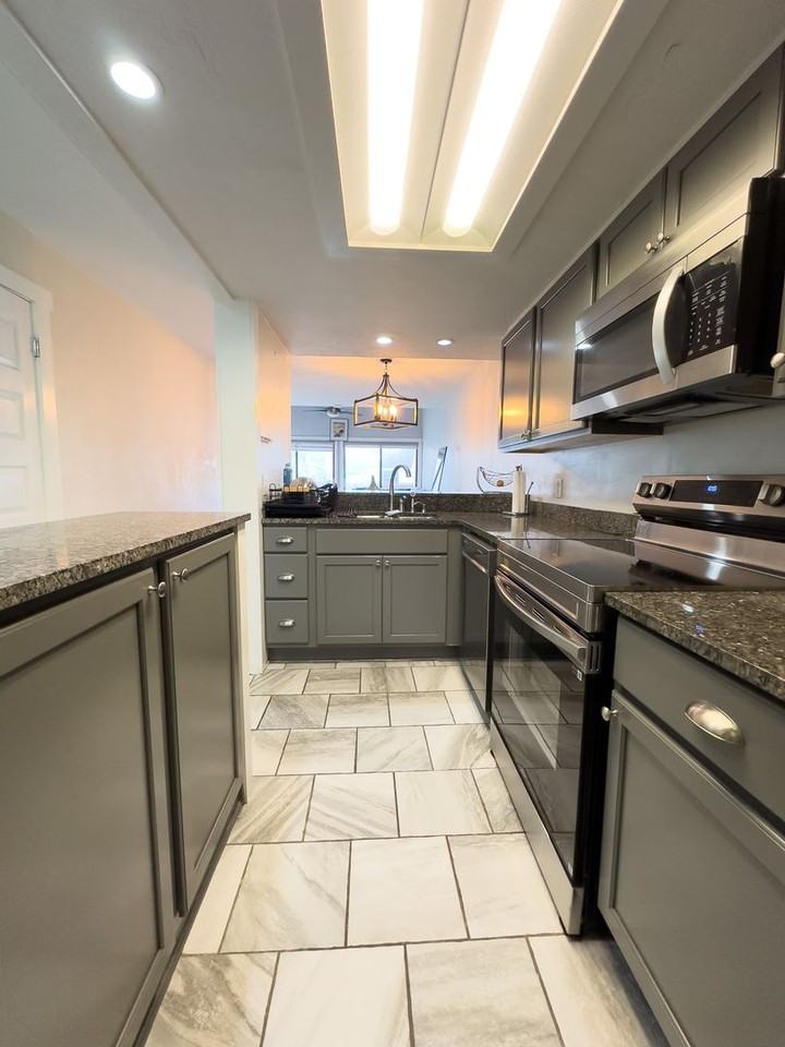 1680 Sw 16th St - Photo 6 of 21