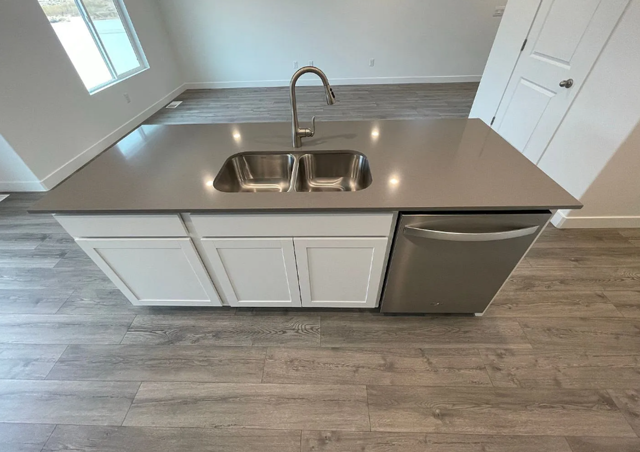 2939 W Lagrand St - Photo 6 of 26