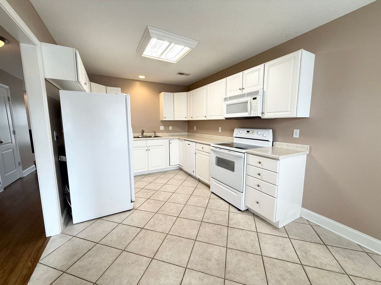 2441 Hallerins Ct - Photo 4 of 18