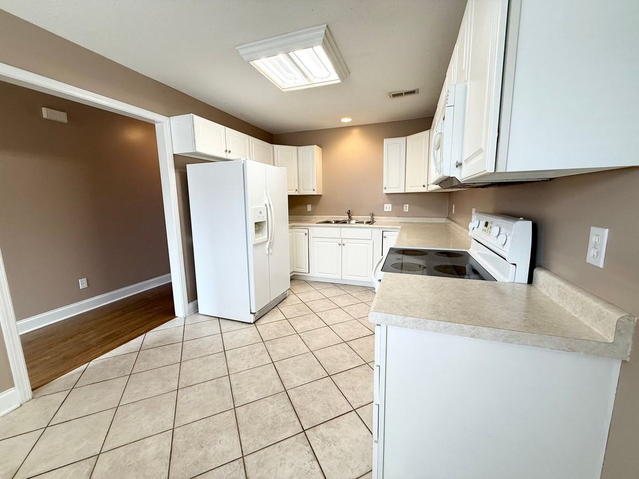 2441 Hallerins Ct - Photo 5 of 18