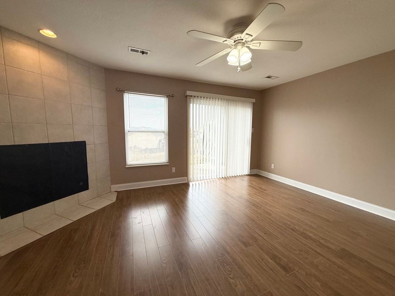 2441 Hallerins Ct - Photo 7 of 18