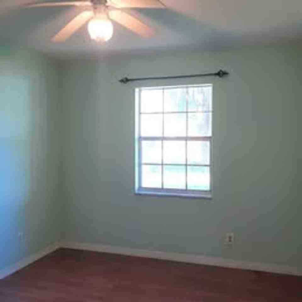 313 Church St - Photo 6 of 15