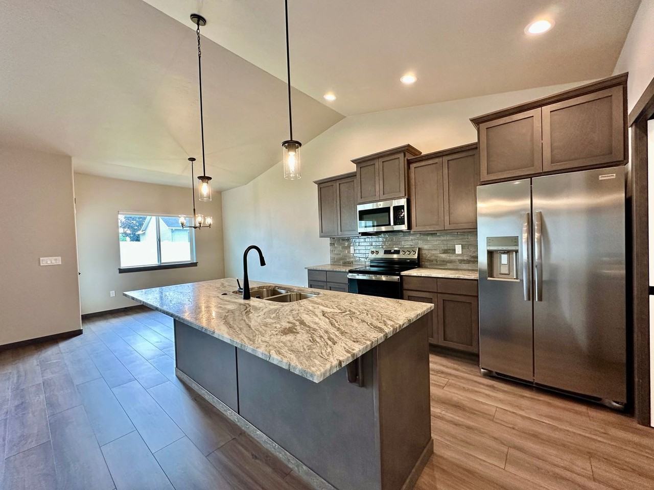 2671 N Neptune St - Photo 5 of 10