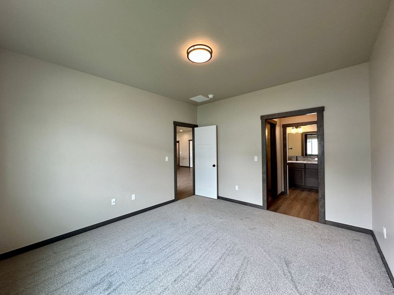 2671 N Neptune St - Photo 6 of 10