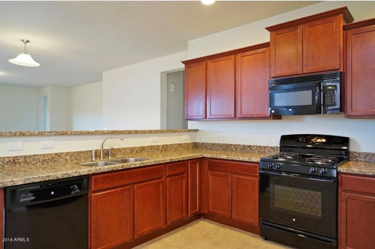 24449 W Sheraton Ln - Photo 5 of 6